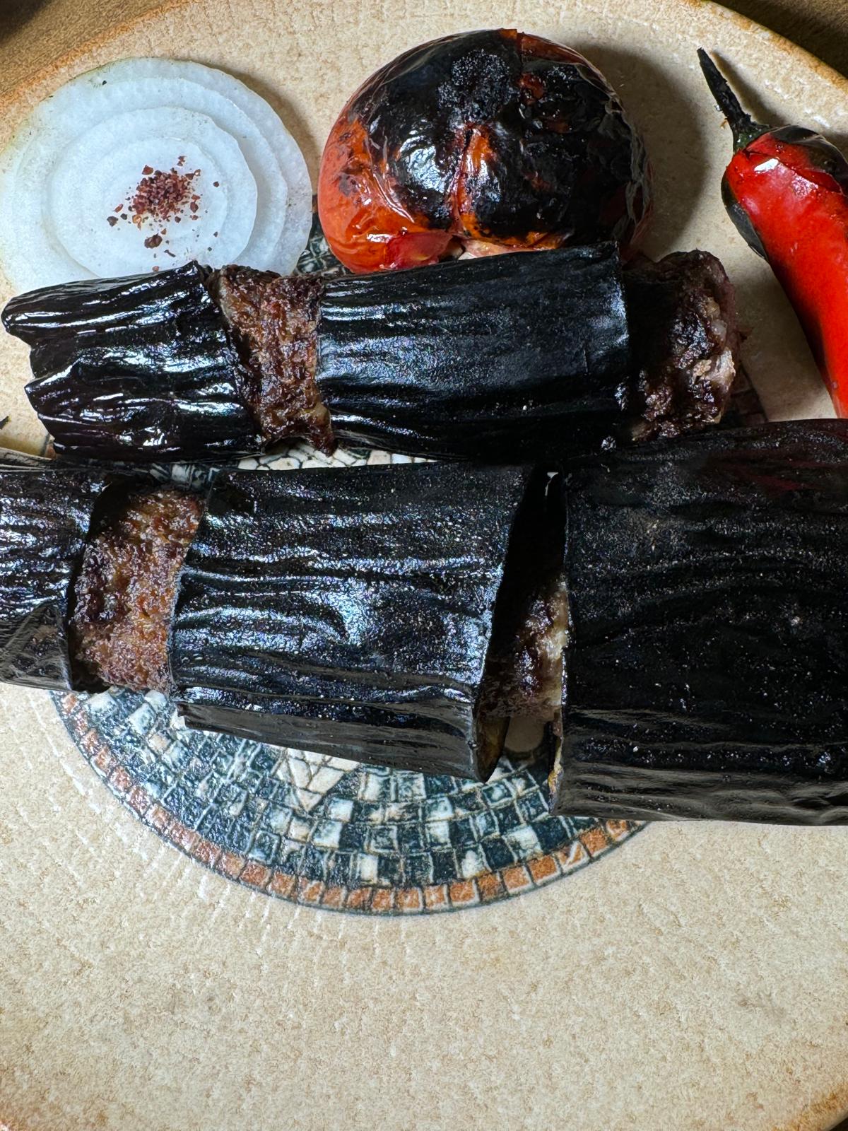 Antep usulü patlıcan kebabı sunumu
